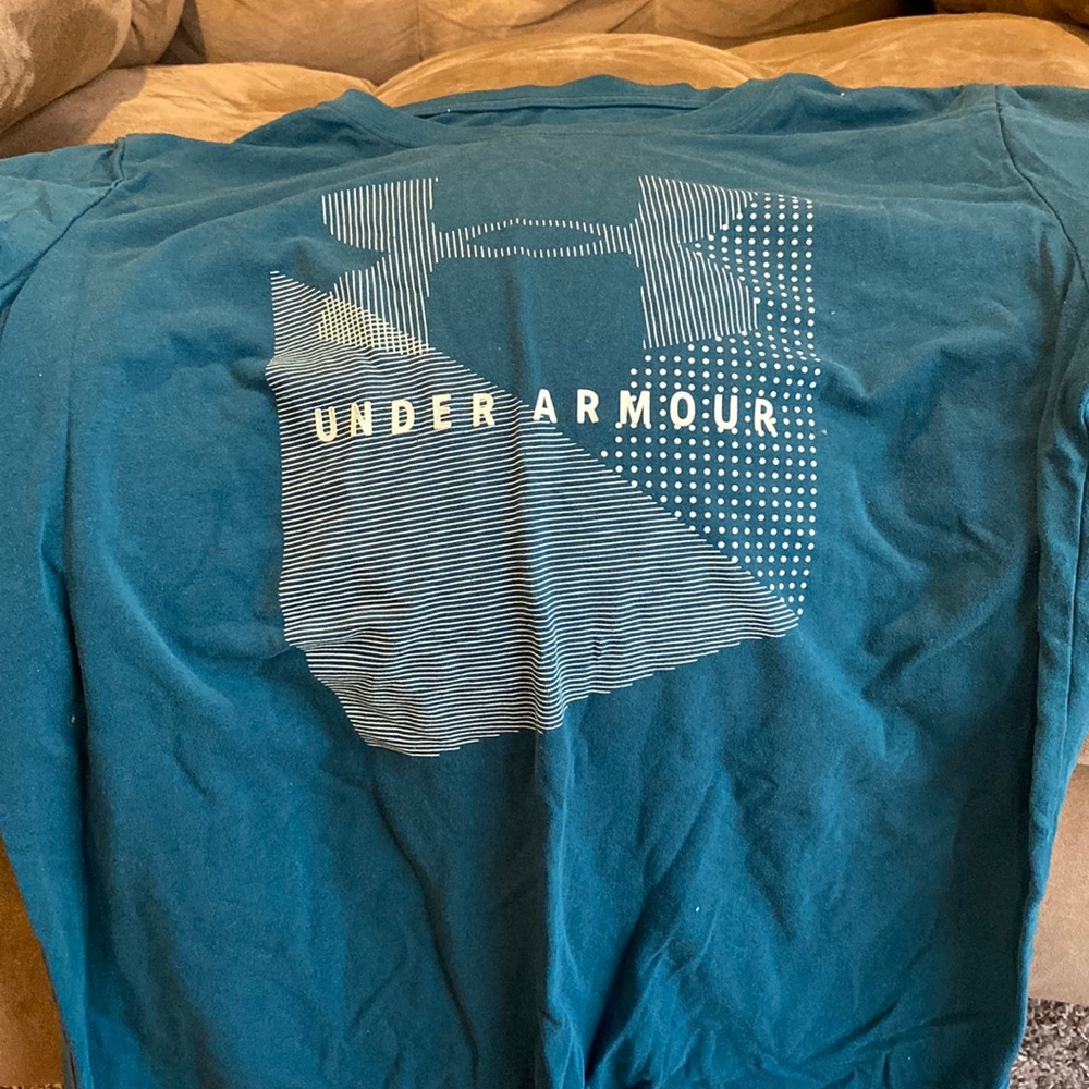 Under armour t shirt